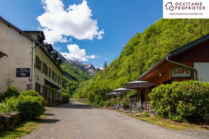 Propriété - 280 m² - 11 pièces