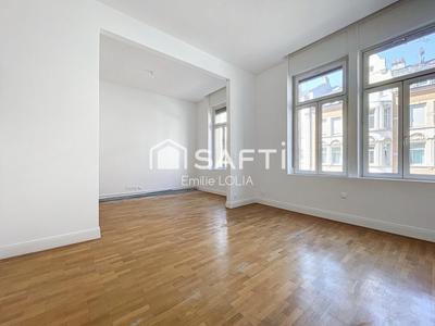 Appartement - 105 m² - 5 pièces