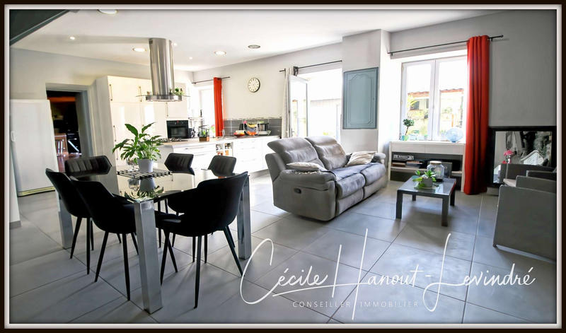 Maison - 202 m² - 9 pièces