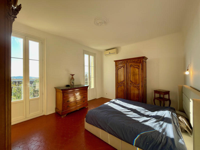 Maison - 200 m² - 4 pièces