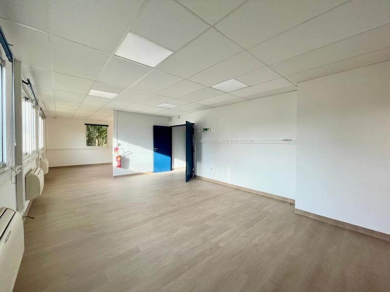 Bureau - 303 m²