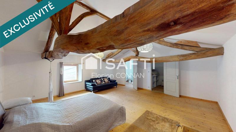 Maison - 225 m² - 9 pièces