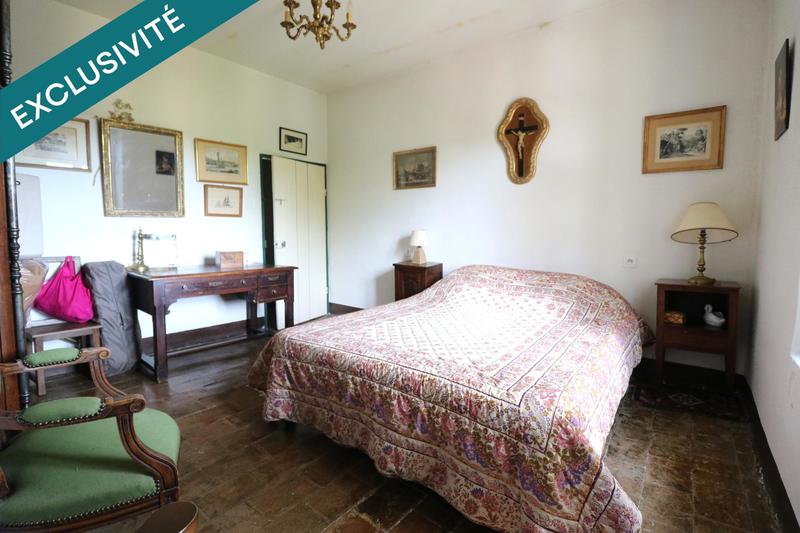 Maison - 220 m² - 10 pièces