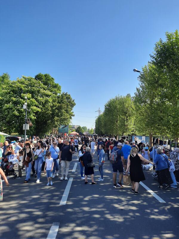 Fonds de grenier "brocante r'éveil du 1er mai"