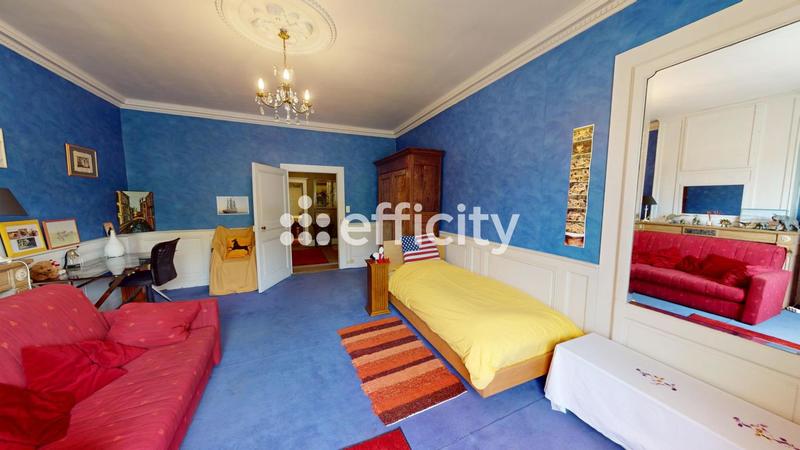 Maison - 296 m² - 12 pièces