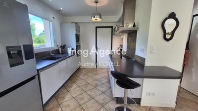 Maison - 97 m² - 5 pièces