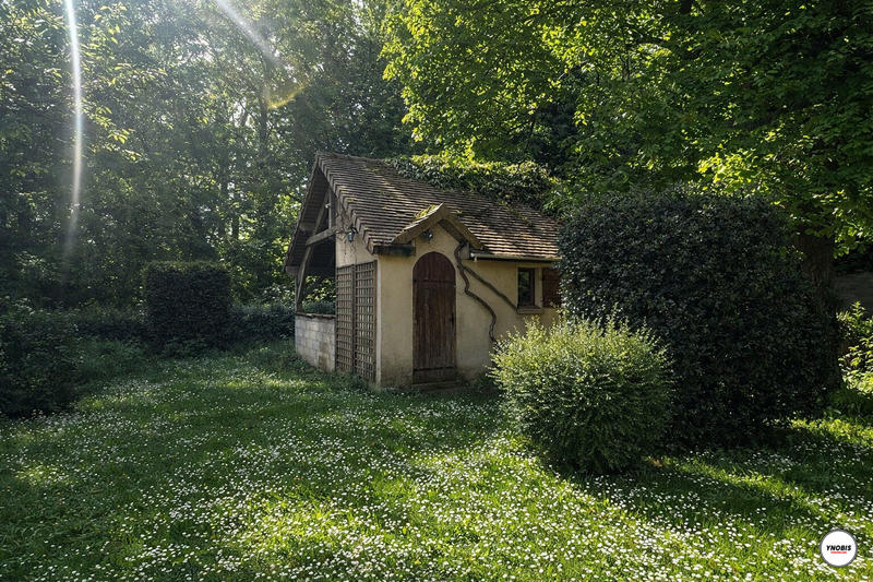 Maison - 487 m² - 15 pièces