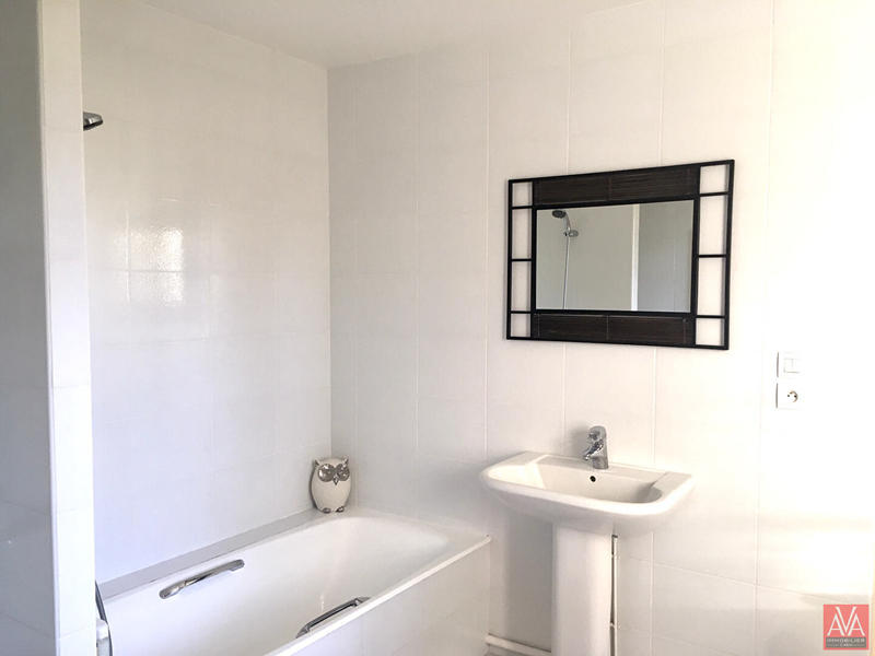 Maison - 300 m² - 10 pièces