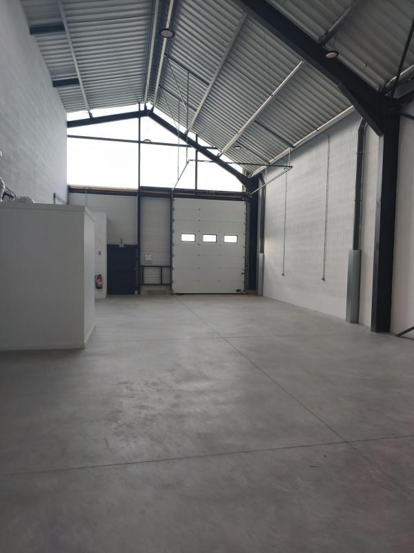 Entrepôt - 163 m² - 1 pièce