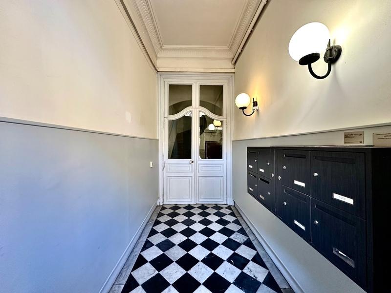 Appartement - 64 m² - 2 pièces