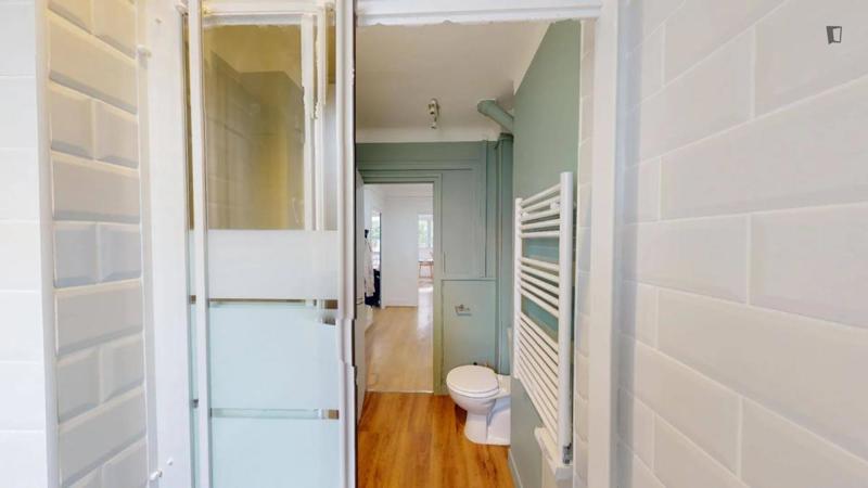 Chambre - 12 m² - 5 pièces