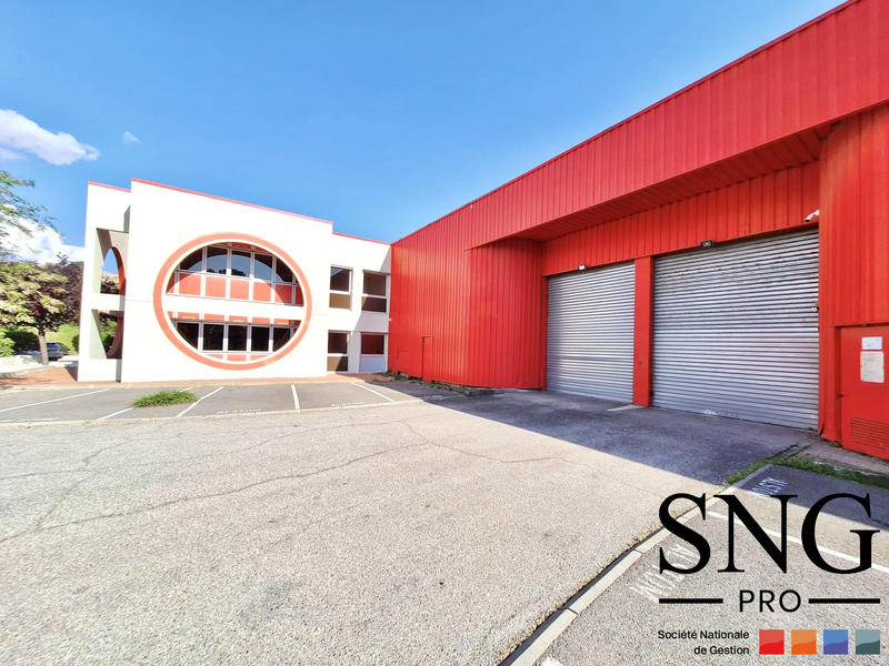 Entrepôt - 1 634 m²