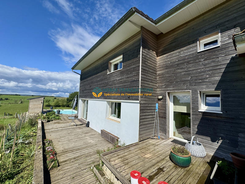 Maison ancienne - 204 m² - 8 pièces