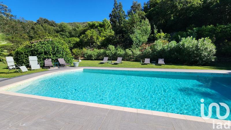 Maison - 264 m² - 7 pièces