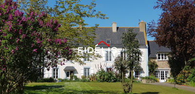 Maison - 327 m² - 11 pièces