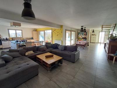 Maison - 253 m² - 10 pièces
