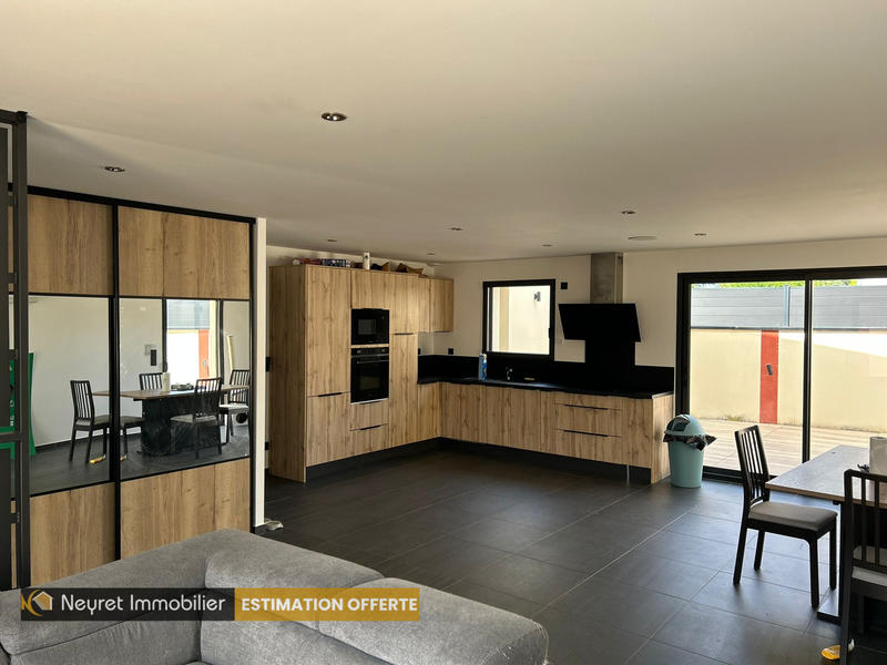 Maison - 122 m² - 5 pièces