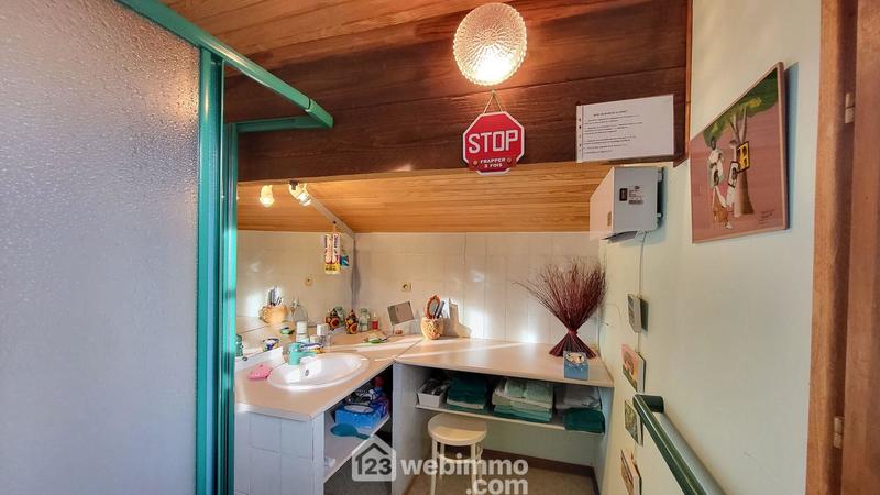 Maison - 238 m² - 7 pièces