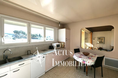 Maison - 242 m² - 8 pièces