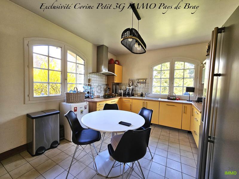 Propriété - 228 m² - 9 pièces