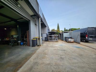 Local commercial - 330 m² - 5 pièces