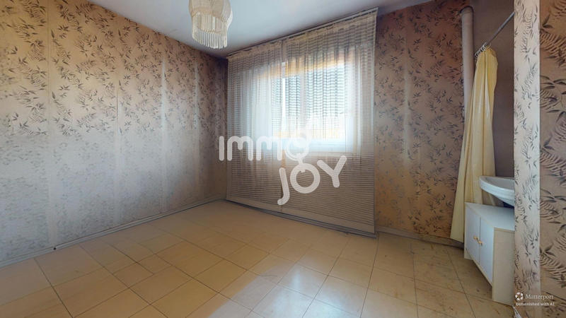 Maison - 99 m² - 5 pièces