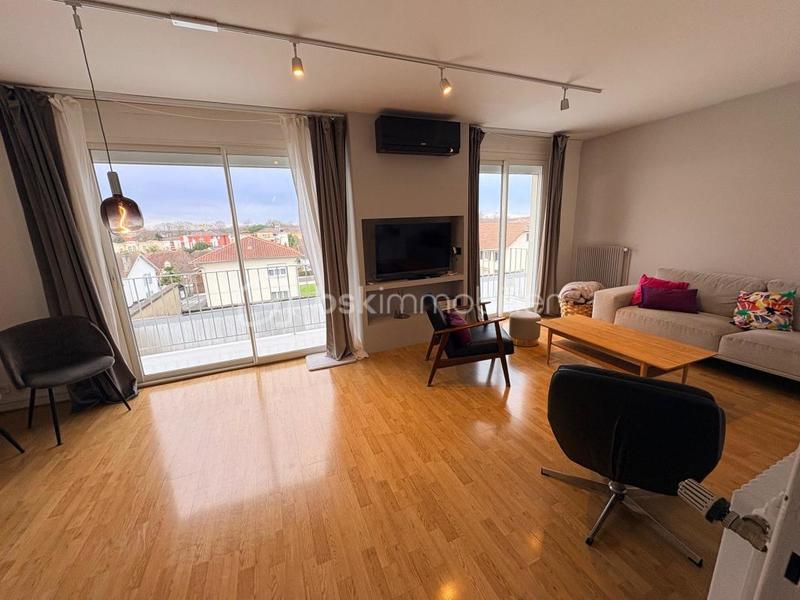 Appartement - 77 m² - 3 pièces