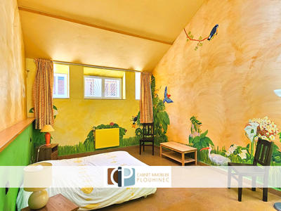 Maison - 235 m² - 5 pièces