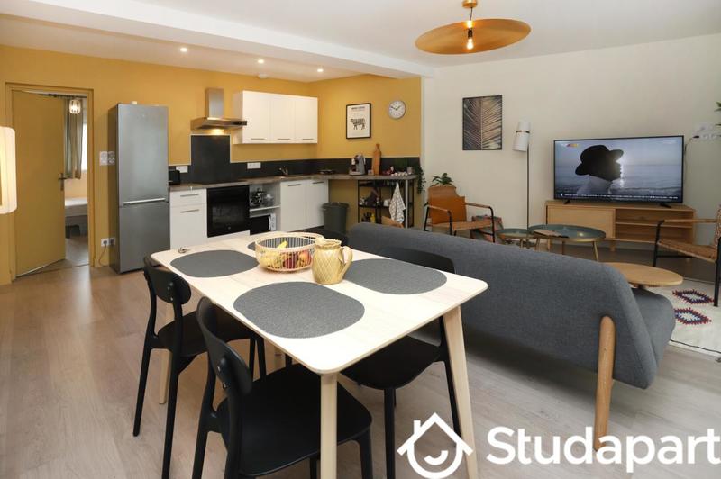 Chambre - 11 m² - 1 pièce