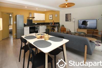 Chambre - 11 m² - 1 pièce