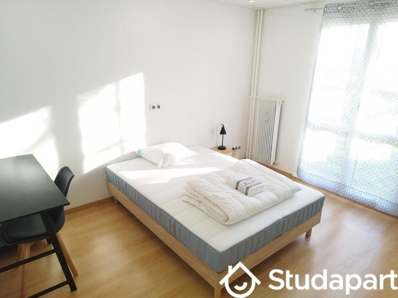 Chambre - 10 m² - 1 pièce