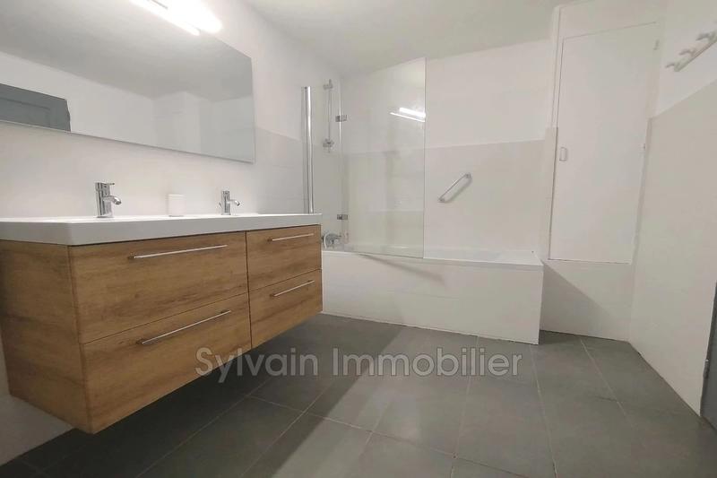 Maison - 220 m² - 9 pièces