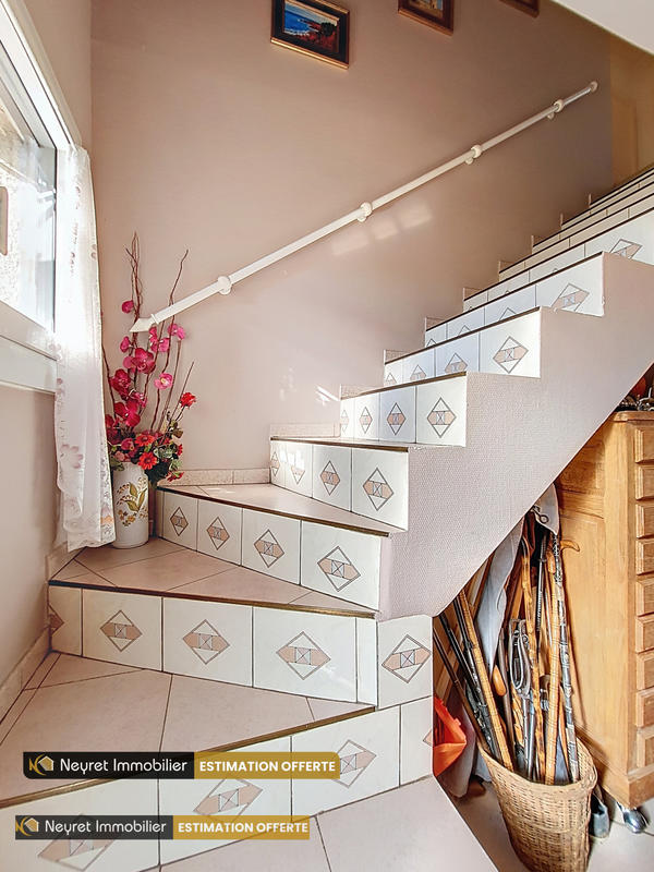 Maison - 137 m² - 7 pièces