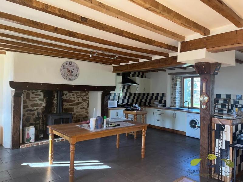 Propriété - 195 m² - 6 pièces