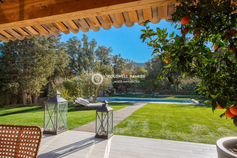 Villa - 283 m² - 7 pièces