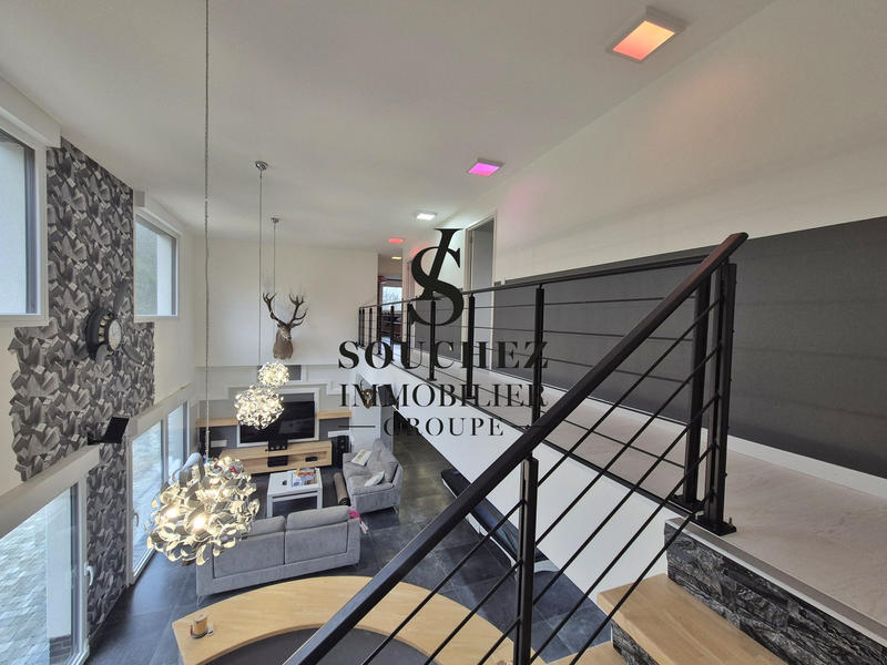 Maison contemporaine - 515 m² - 13 pièces