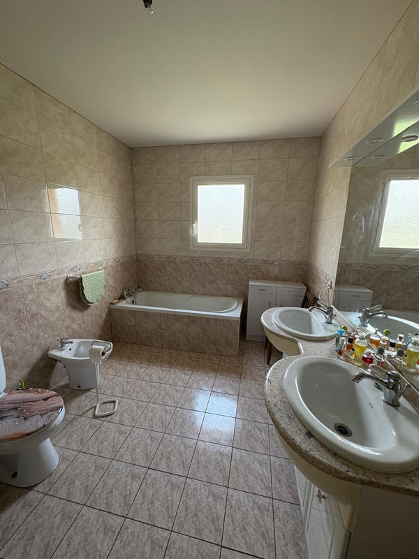 Maison - 130 m² - 4 pièces