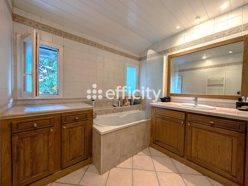 Maison - 105 m² - 6 pièces