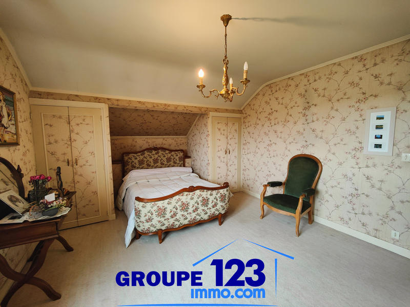 Maison - 166 m² - 8 pièces