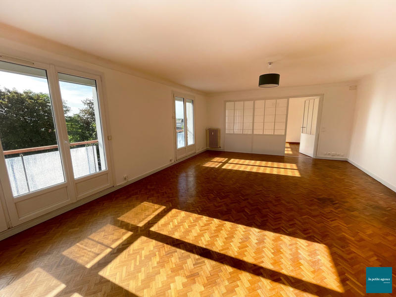 Appartement - 127 m² - 6 pièces