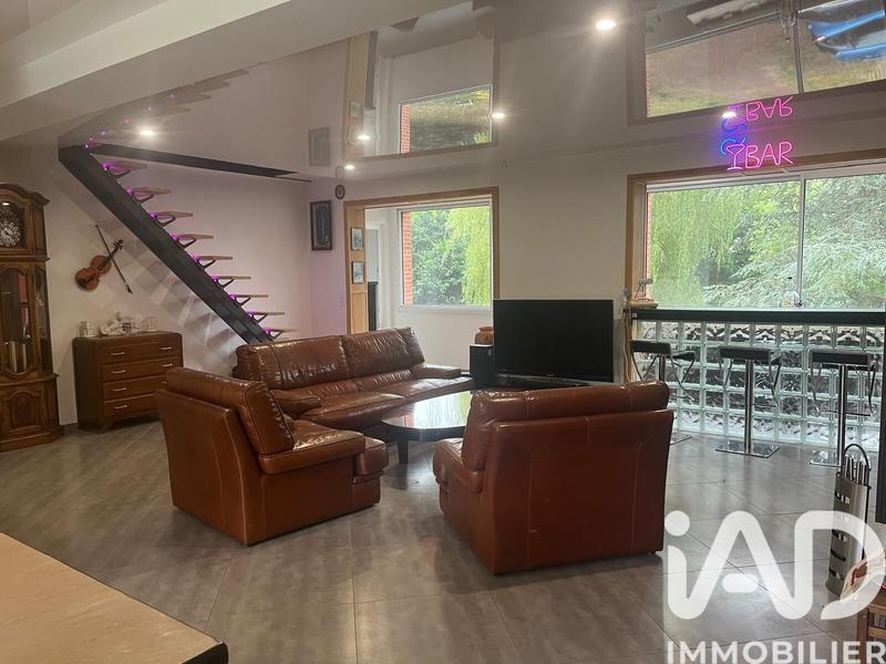 Maison - 220 m² - 6 pièces