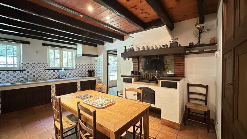 Maison - 210 m² - 8 pièces