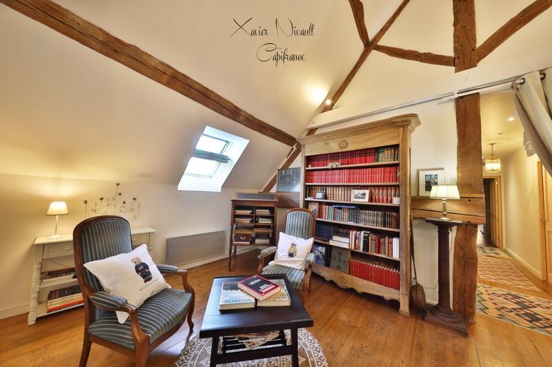 Maison - 480 m² - 10 pièces