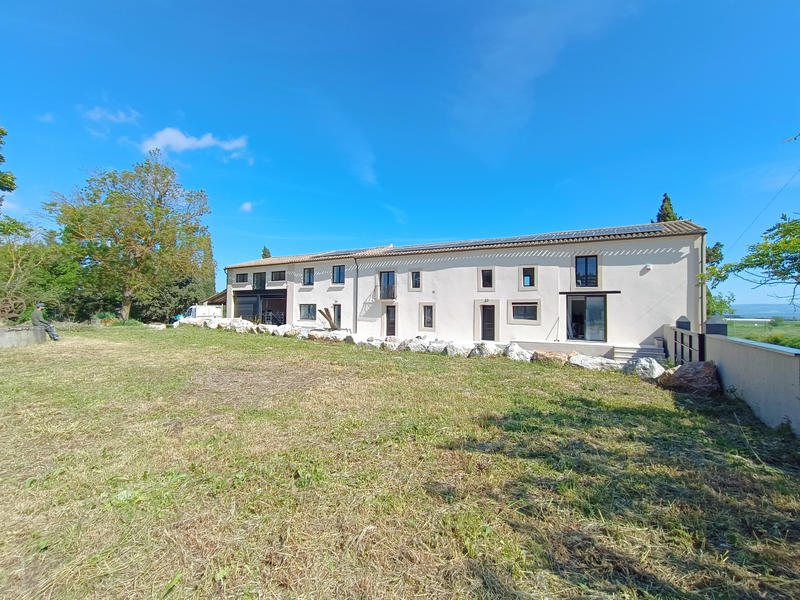 Propriété - 450 m² - 10 pièces