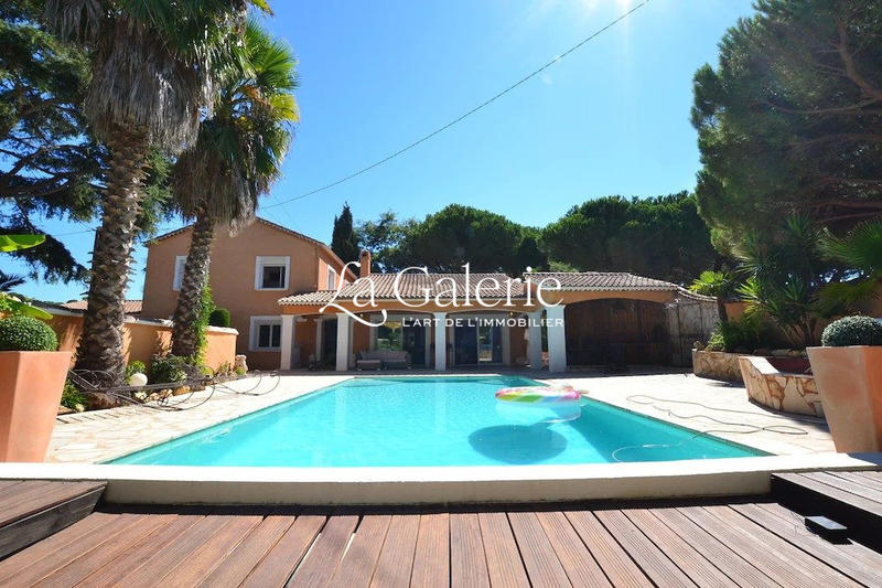 Villa - 223 m² - 11 pièces