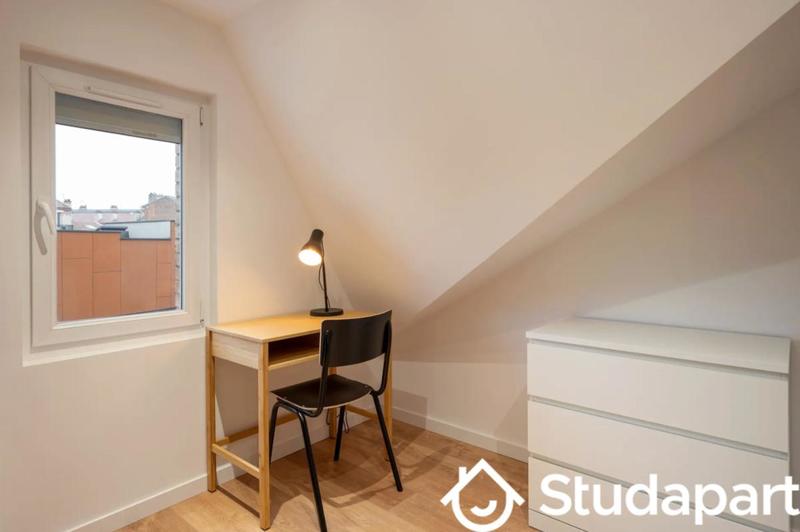 Chambre - 11 m² - 1 pièce