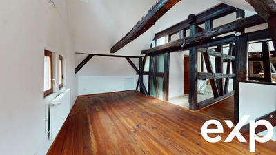 Maison traditionnelle - 258 m² - 7 pièces