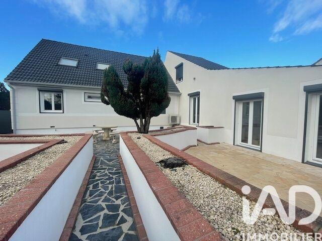 Maison - 230 m² - 8 pièces