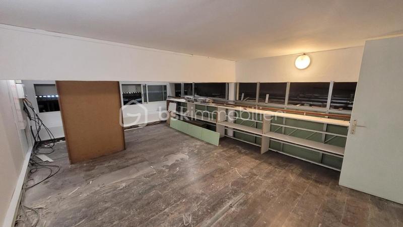 Local commercial - 140 m² - 6 pièces