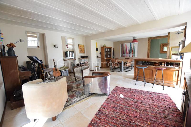 Maison - 210 m² - 7 pièces